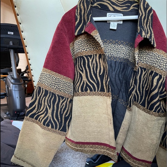 Unique jacket with patterned and solid colors. - Picture 2 of 4